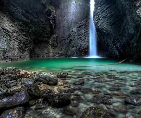 アパート Kamp Koren