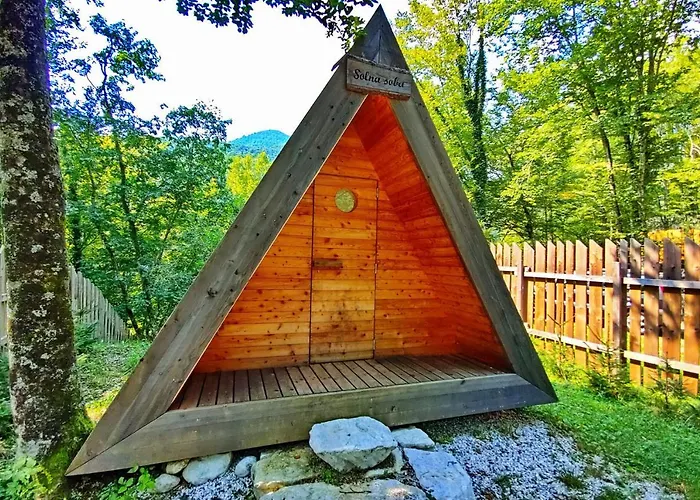 Kamp Koren アパート コバリード